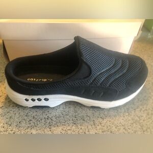 NIB Easy Spirit Size 10 WW